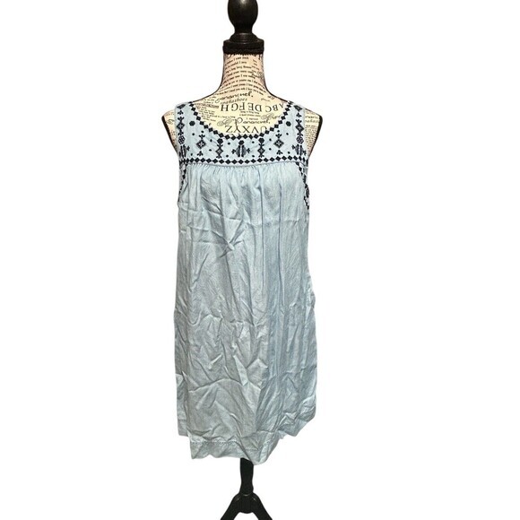 CROWN & IVY Blue Jean Dress Size Large L  Embroidered Sleeveless  Boho‎ … - Picture 1 of 8